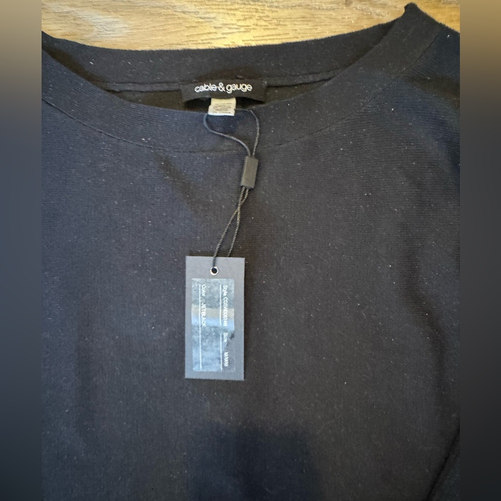 Cable & Gauge Women's Button Back 3/4 Sleeve Black Sweater. Size Medium NWT - Picture 3 of 7